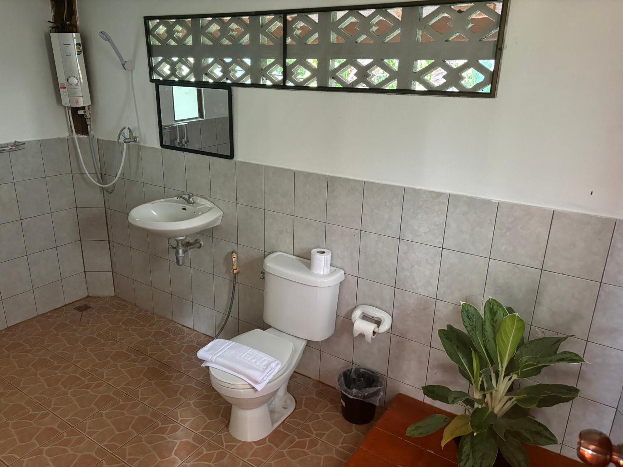 Pai Kiang Fa Hotel Bagian luar foto