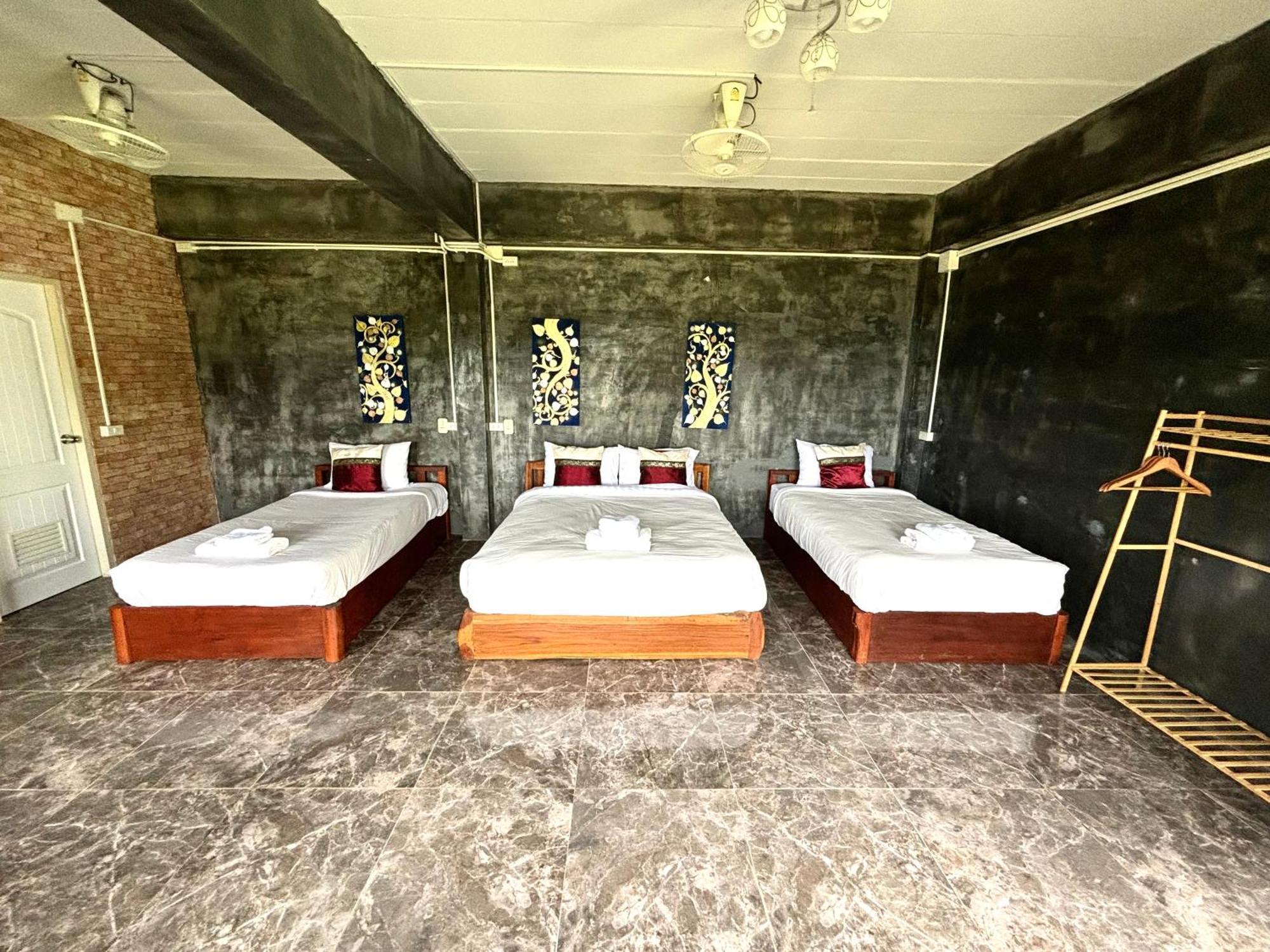 Pai Kiang Fa Hotel Bagian luar foto