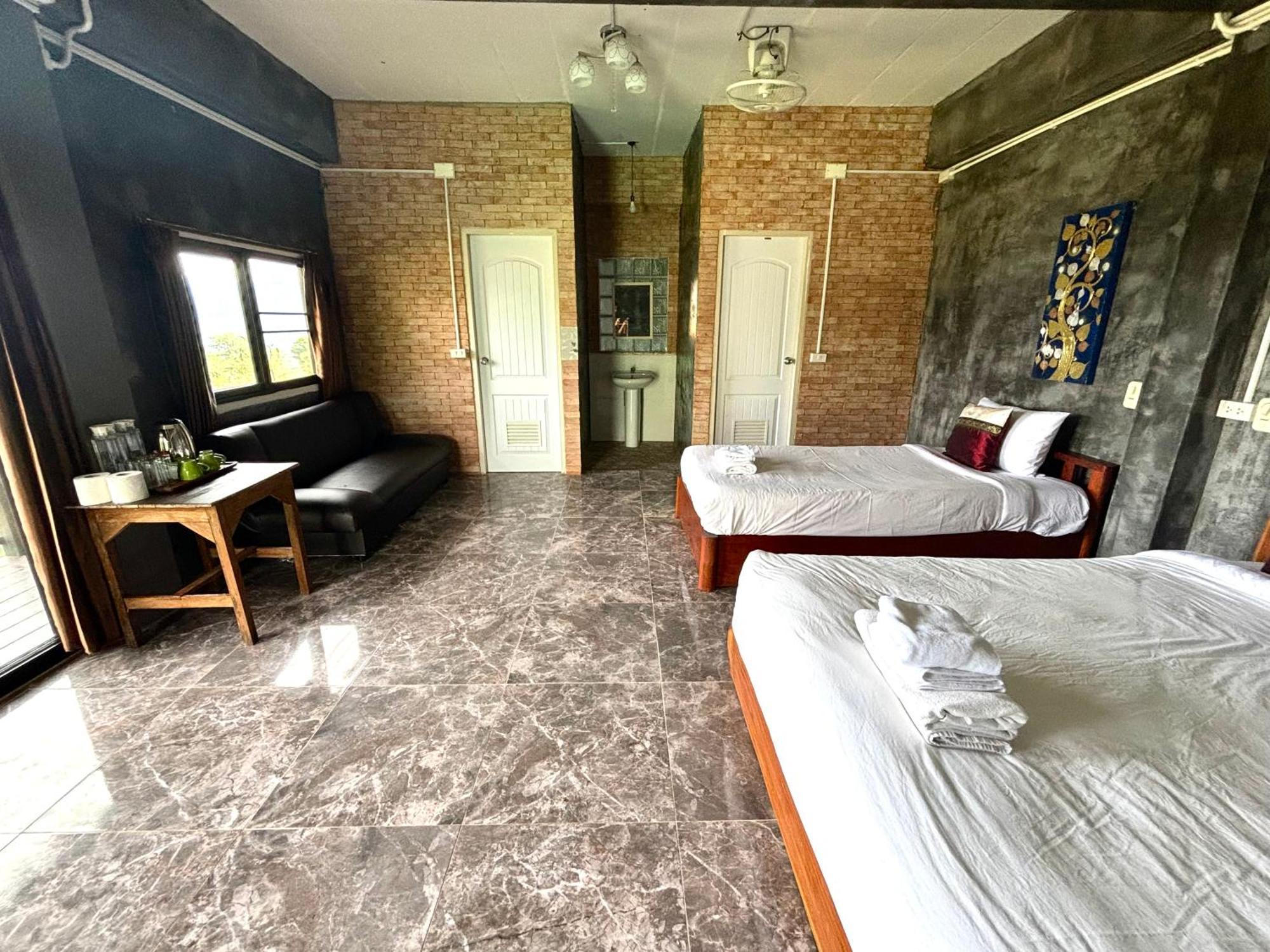 Pai Kiang Fa Hotel Bagian luar foto